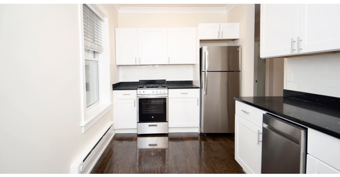 648 W Roscoe Street 2N