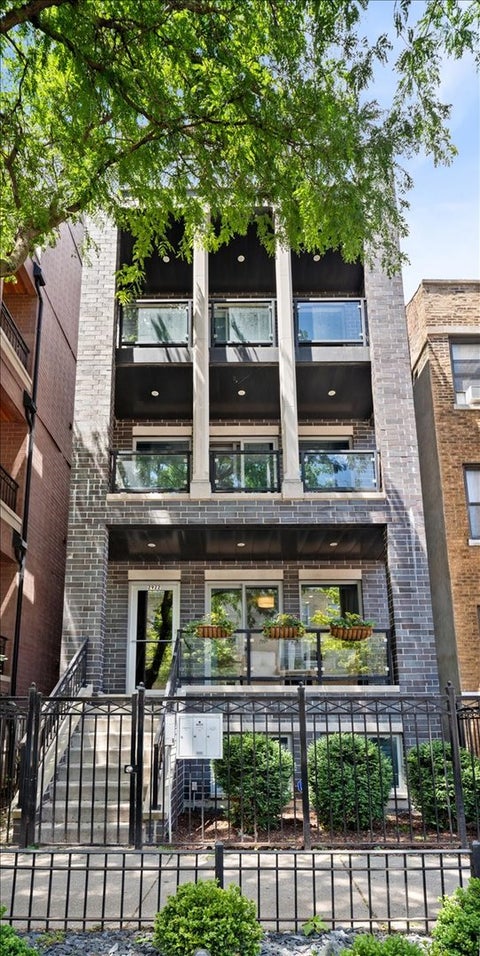Photo of 2922 N SHEFFIELD Avenue #1, Chicago, IL 60657 (MLS # 12753888)