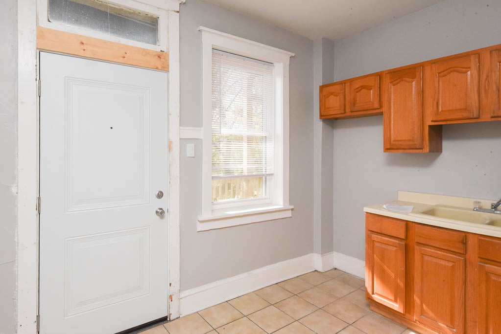 1251 W ROSEMONT Avenue 3