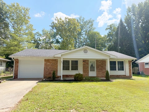 Photo of 605 S Emerald Lane, Carbondale, IL 62901 (MLS # 12745940)