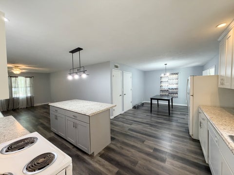 Tiny photo for 605 S Emerald Lane, Carbondale, IL 62901 (MLS # 12745940)