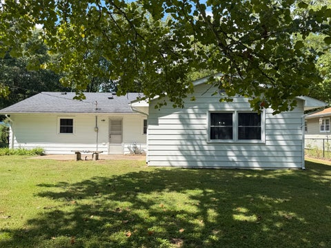 Tiny photo for 605 S Emerald Lane, Carbondale, IL 62901 (MLS # 12745940)