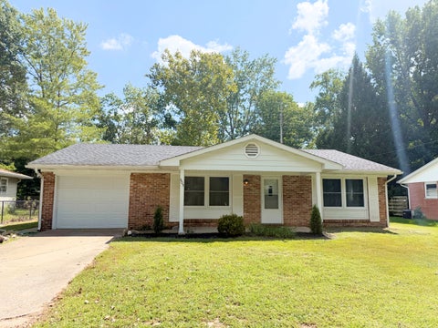 Tiny photo for 605 S Emerald Lane, Carbondale, IL 62901 (MLS # 12745940)