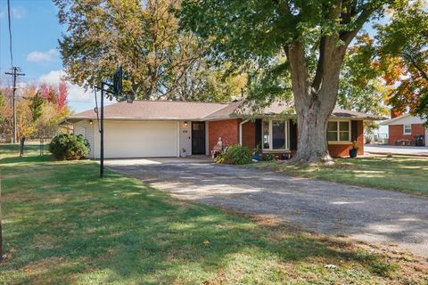 Photo of 438 Standish Drive, Bloomington, IL 61704 (MLS # 12504699)