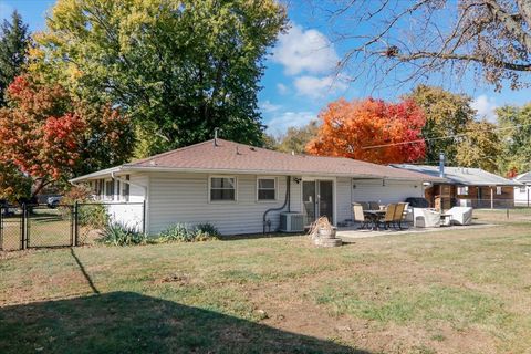 Tiny photo for 438 Standish Drive, Bloomington, IL 61704 (MLS # 12504699)