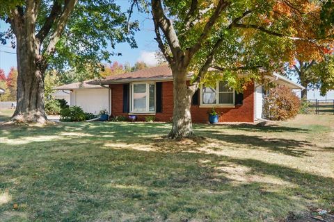 Tiny photo for 438 Standish Drive, Bloomington, IL 61704 (MLS # 12504699)