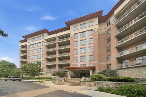 Tiny photo for 40 Prairie Park Drive #702, Wheeling, IL 60090 (MLS # 12706446)