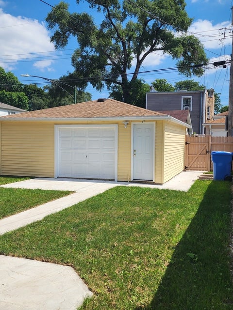 Tiny photo for 2659 N Mont Clare Avenue, Chicago, IL 60707 (MLS # 12743141)