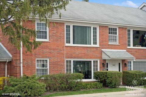 1502 Plymouth Place 1W Glenview IL 60025