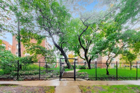 Tiny photo for 1138 W Lunt Avenue #2B, Chicago, IL 60626 (MLS # 12779090)