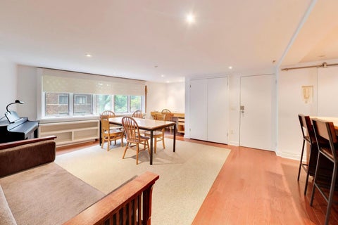 Tiny photo for 1138 W Lunt Avenue #2B, Chicago, IL 60626 (MLS # 12779090)