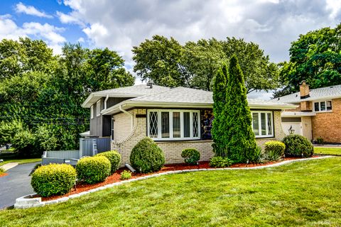 Photo of 11601 S Lawler Avenue, Alsip, IL 60803 (MLS # 12452803) Photo of 11601 S Lawler Avenue, Alsip, IL 60803 (MLS # 12452803)