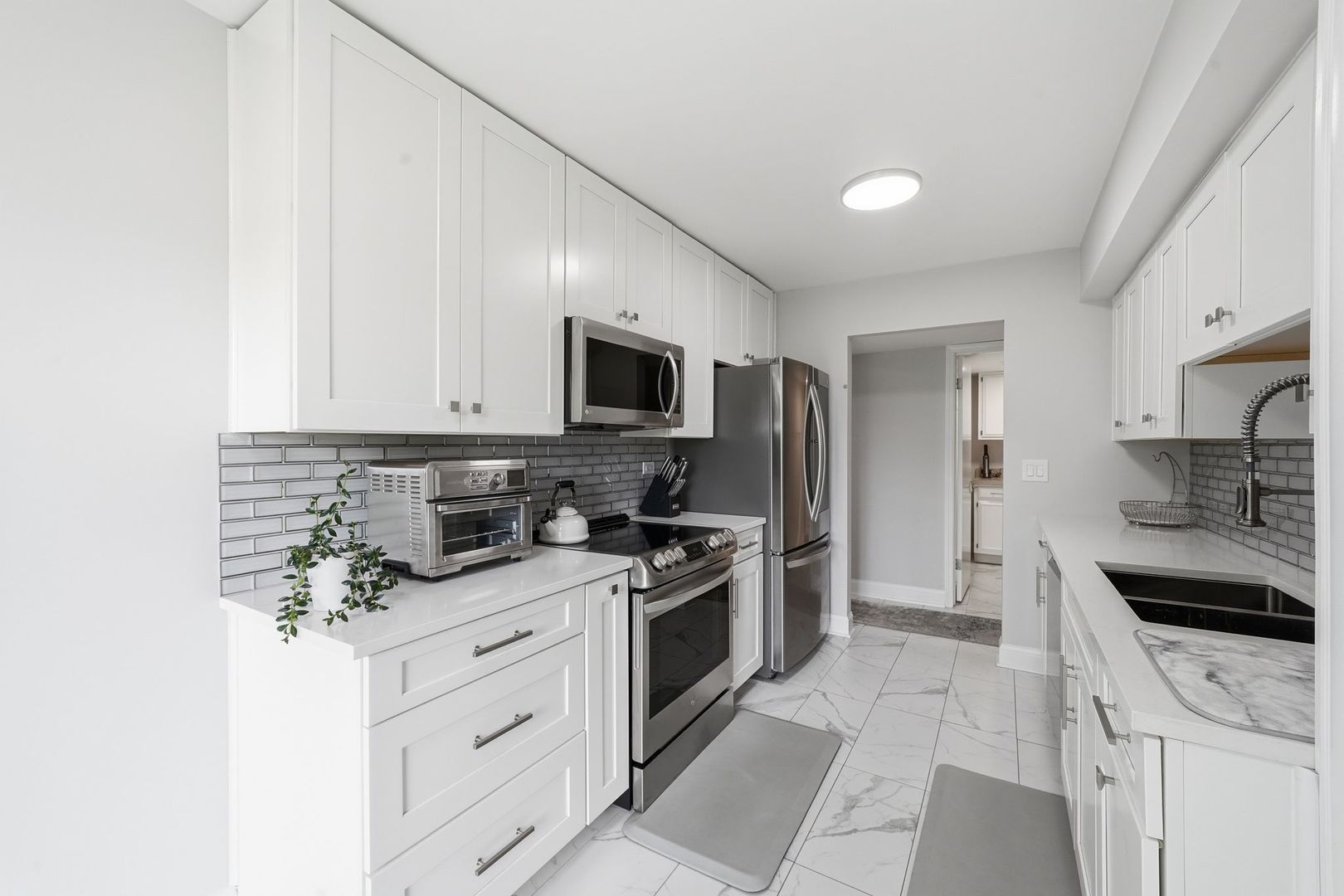 1400 N Yarmouth Place 303