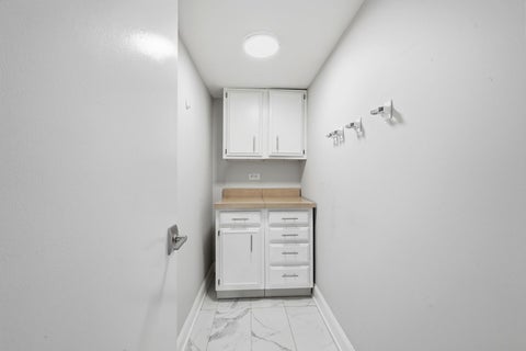 Tiny photo for 1400 N Yarmouth Place #303, Mount Prospect, IL 60056 (MLS # 12671810)