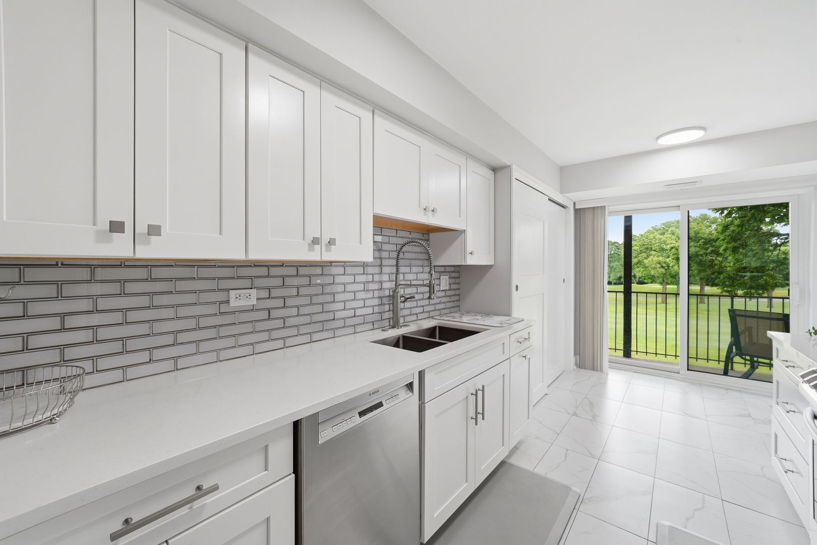 1400 N Yarmouth Place 303
