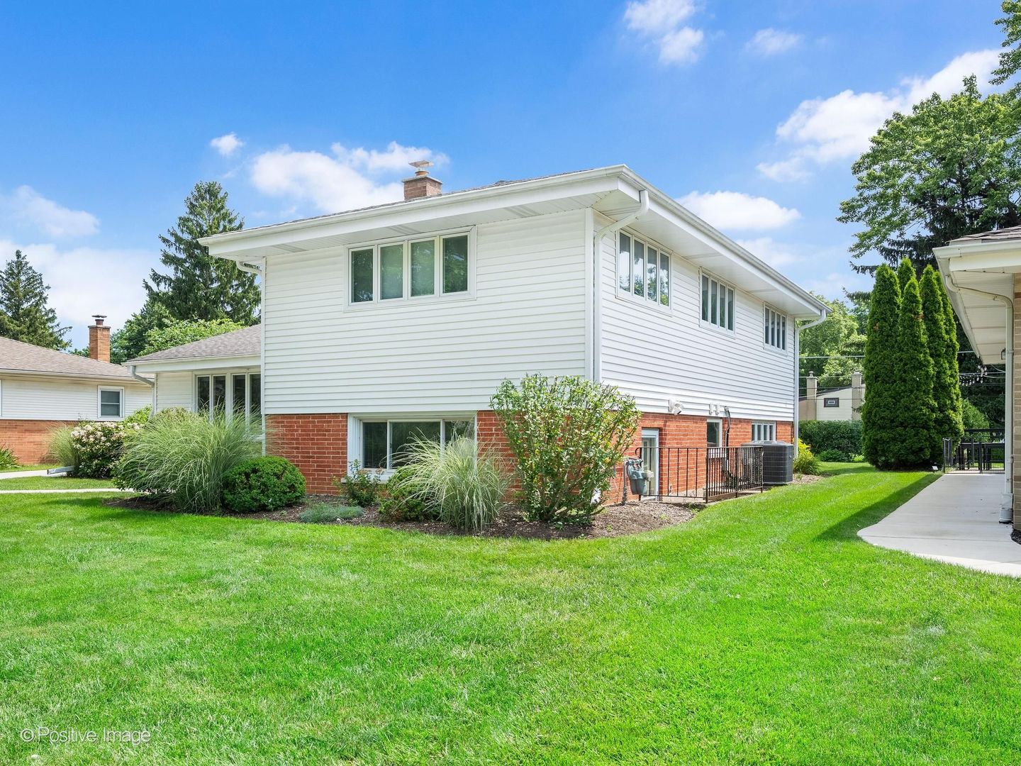 31 N Forrest Avenue