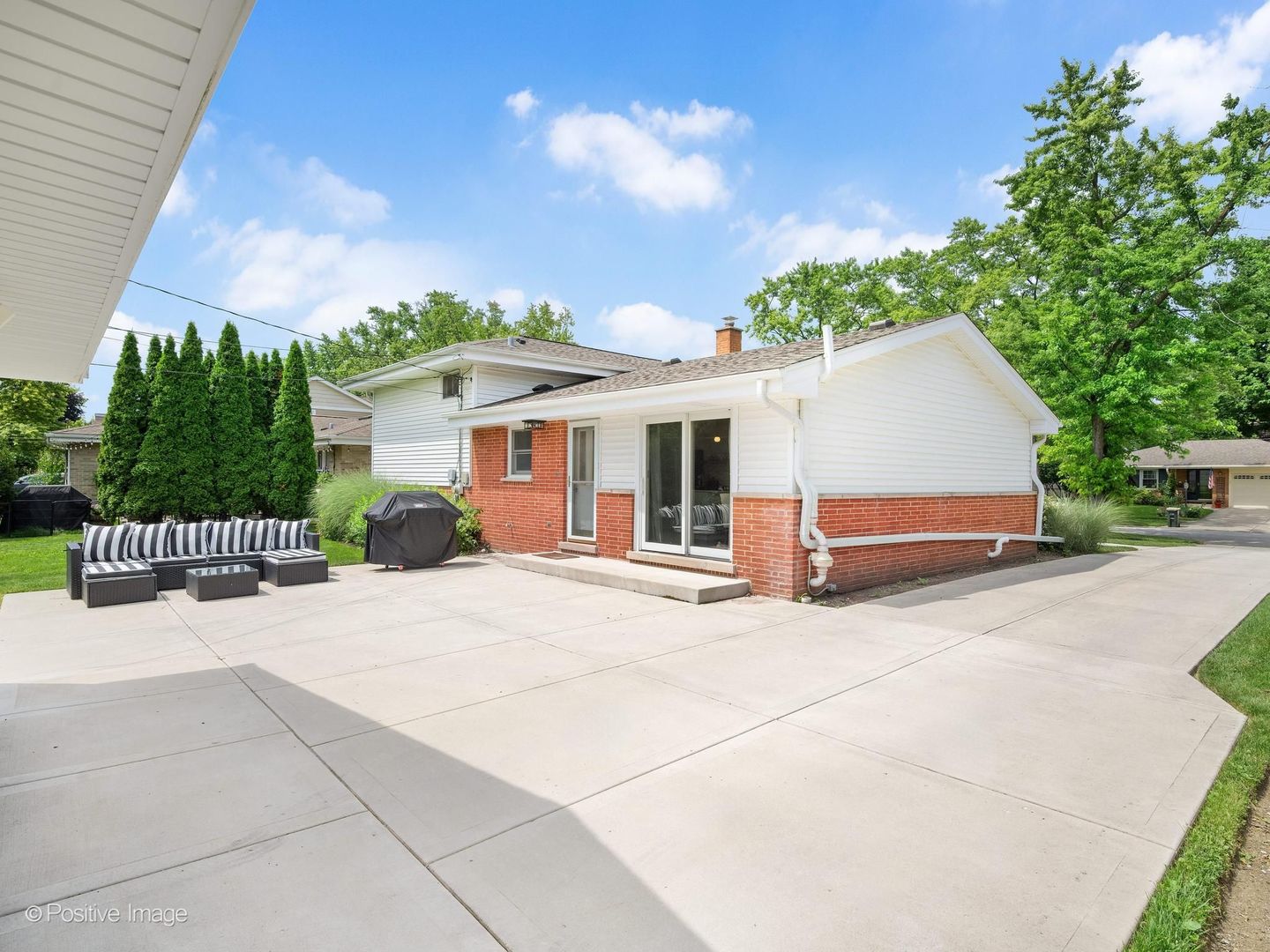 31 N Forrest Avenue
