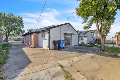 Tiny photo for 7817 S Kenton Avenue, Chicago, IL 60652 (MLS # 12529427)