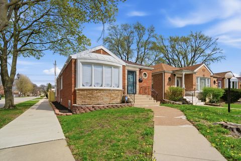 Tiny photo for 8801 S Clyde Avenue, Chicago, IL 60617 (MLS # 12623924)