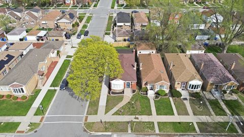 Tiny photo for 8801 S Clyde Avenue, Chicago, IL 60617 (MLS # 12623924)
