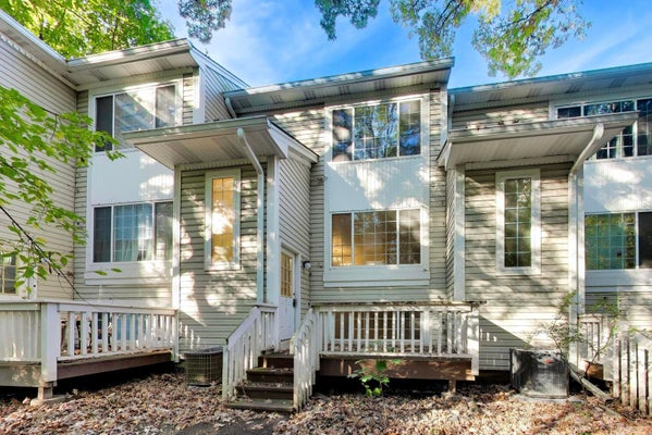 319 W WHISPERING OAKS LN, ROUND LAKE, IL 60073 - Image f2d363f0bd2b9f5fa61fd357c0e0897d/1976393709
