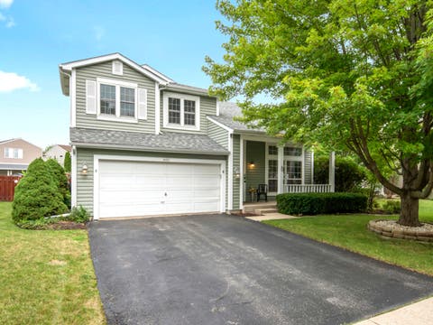 Photo of 4811 Bordeaux Drive, Lake In The Hills, IL 60156 (MLS # 12725727)