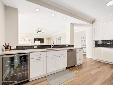 Tiny photo for 10735 Clocktower Drive #503, Countryside, IL 60525 (MLS # 12554391)