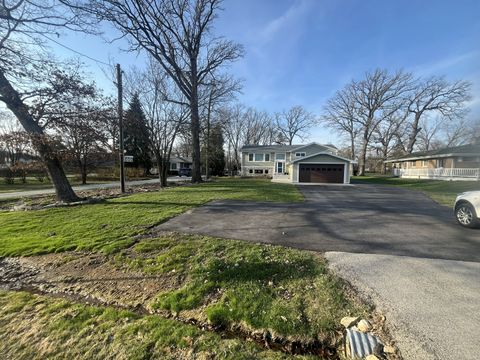 Photo of 347 W Francis Road, New Lenox, IL 60451 (MLS # 12606688)