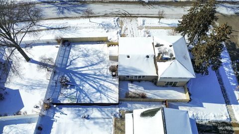 Tiny photo for 1443 S Highland Avenue, Arlington Heights, IL 60005 (MLS # 12552425)