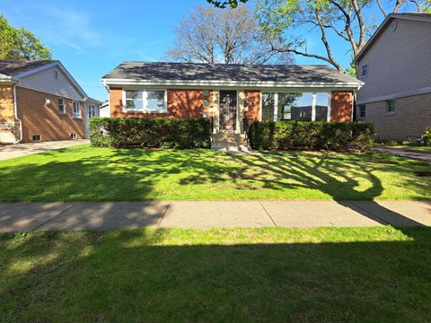 Tiny photo for 307 N Fairview Avenue, Mount Prospect, IL 60056 (MLS # 12634302)