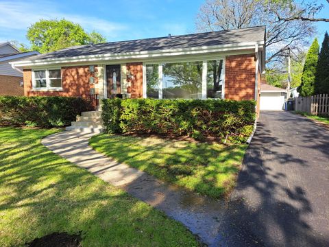 Photo of 307 N Fairview Avenue, Mount Prospect, IL 60056 (MLS # 12634302)