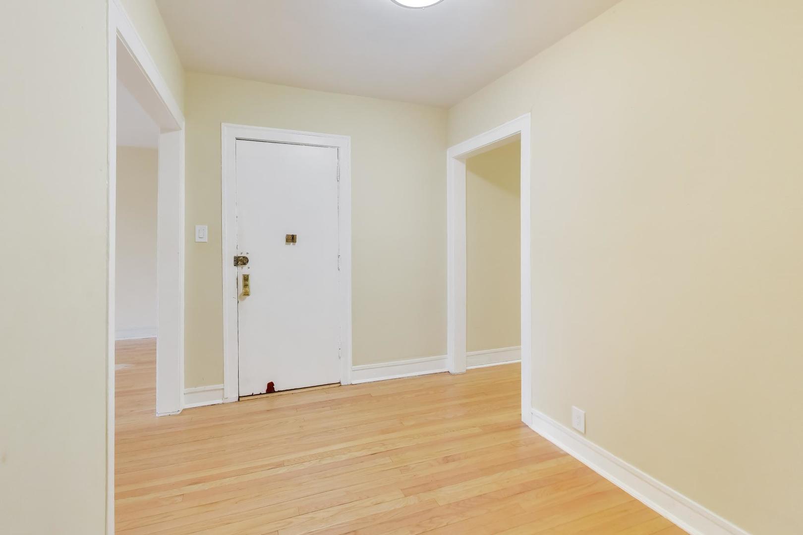 2221 E 68th Street 3