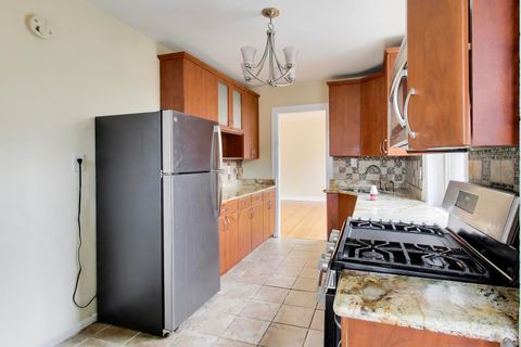 Tiny photo for 2221 E 68th Street #3, Chicago, IL 60649 (MLS # 12624290)
