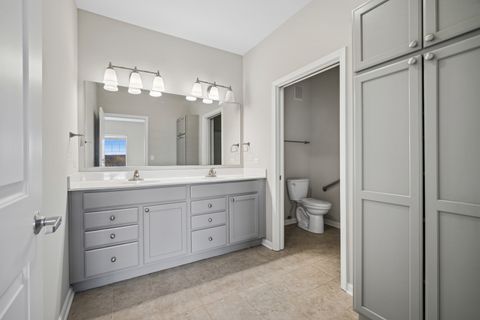 Tiny photo for 2220 Founders Drive #325, Northbrook, IL 60062 (MLS # 12571515)