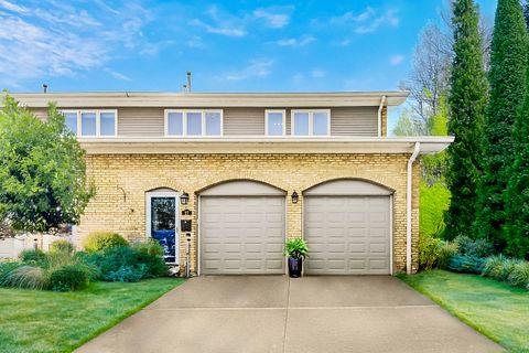 27 Rienzi Lane Highwood IL 60040