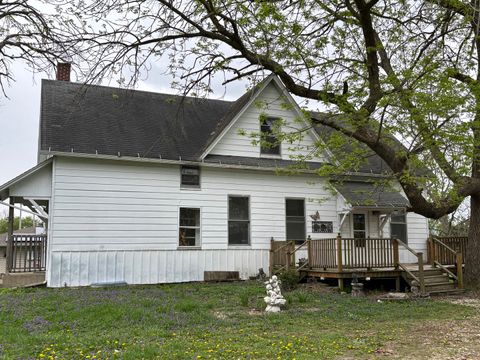 Tiny photo for 524 W Franklin Street, Paxton, IL 60957 (MLS # 12485275)