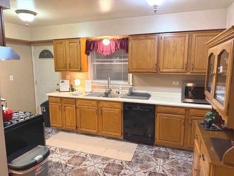 Tiny photo for 115 N Lavergne Avenue, Northlake, IL 60164 (MLS # 12519423)