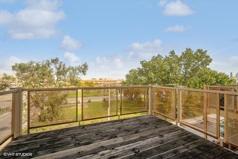 Tiny photo for 2444 W MADISON Street #3, Chicago, IL 60612 (MLS # 12578789)