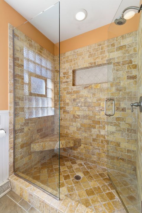 Tiny photo for 10033 Montrose Avenue, Schiller Park, IL 60176 (MLS # 12605722)