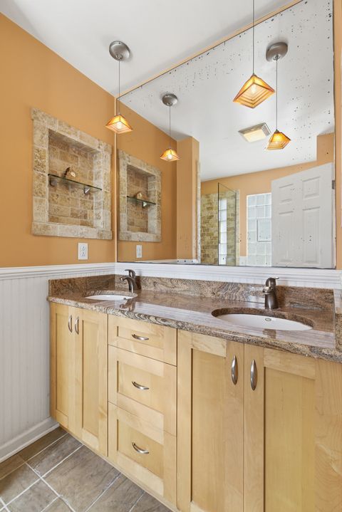 Tiny photo for 10033 Montrose Avenue, Schiller Park, IL 60176 (MLS # 12605722)