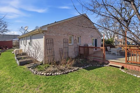 Tiny photo for 10033 Montrose Avenue, Schiller Park, IL 60176 (MLS # 12605722)