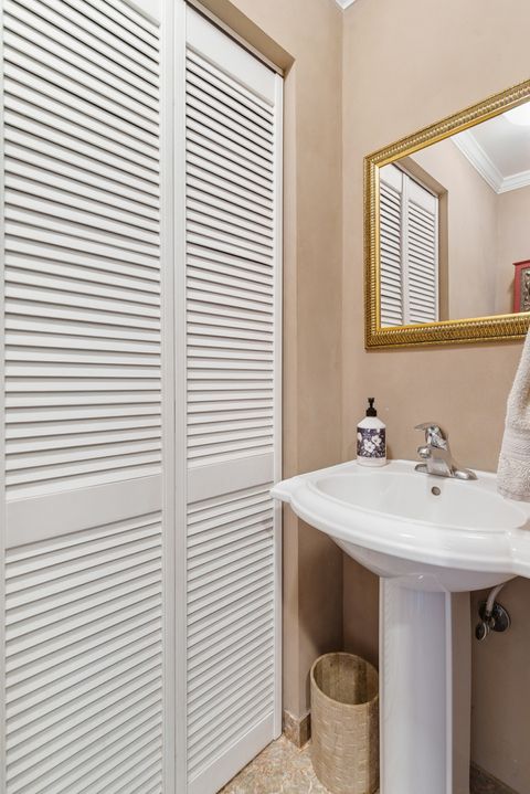 Tiny photo for 10033 Montrose Avenue, Schiller Park, IL 60176 (MLS # 12605722)