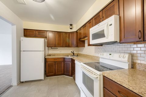 Tiny photo for 2650 Brookwood Way Drive #203, Rolling Meadows, IL 60008 (MLS # 12592378)