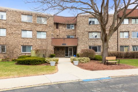 Tiny photo for 2650 Brookwood Way Drive #203, Rolling Meadows, IL 60008 (MLS # 12592378)