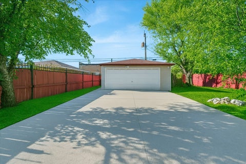 Tiny photo for 12538 S Justine Street, Calumet Park, IL 60827 (MLS # 12706287)
