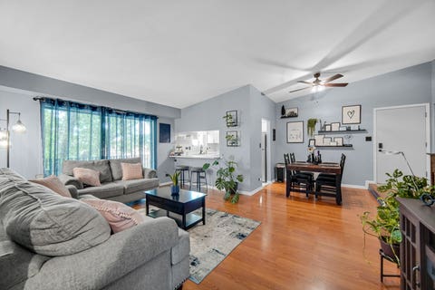 Tiny photo for 13913 James Drive #1021, Crestwood, IL 60418 (MLS # 12705308)