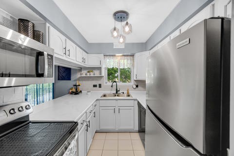 Tiny photo for 13913 James Drive #1021, Crestwood, IL 60418 (MLS # 12705308)