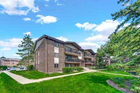 Photo of 13913 James Drive #1021, Crestwood, IL 60418 (MLS # 12705308)