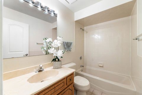 Tiny photo for 6625 N Northwest Highway #202, Chicago, IL 60631 (MLS # 12491978)