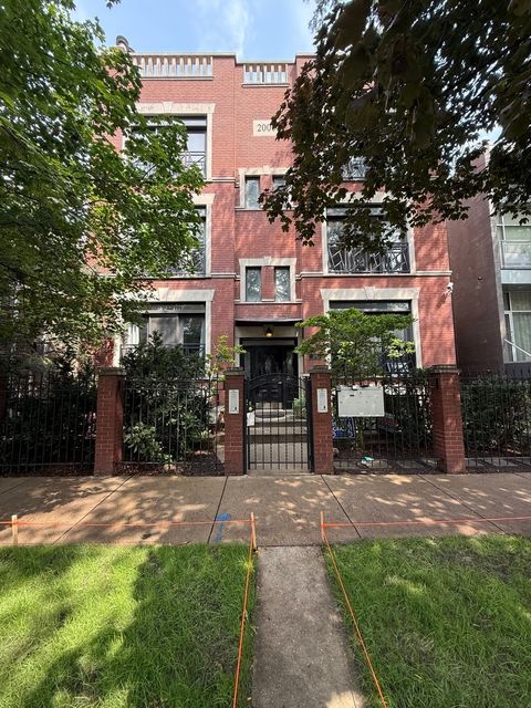2212 W HURON Street 1W Chicago IL 60612